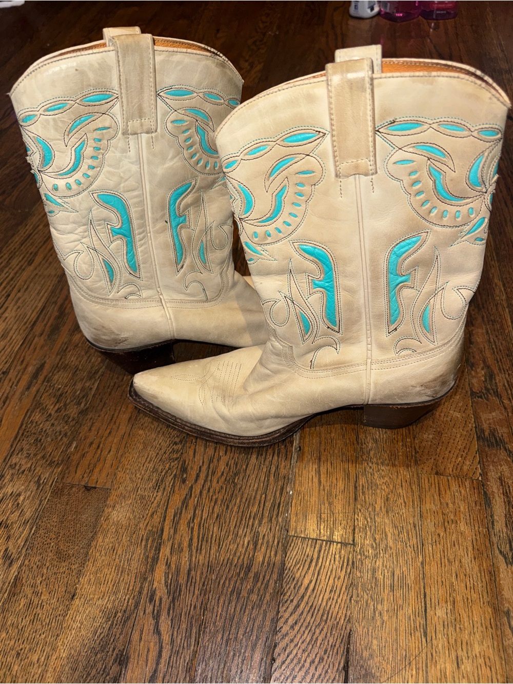 Frye EXTREMELY RARE Cream Leather Western Boots with Turquoise Embroidery - Picture 2 of 4